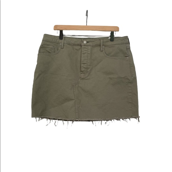 Old Navy denim skirt in pale army green - Picture 1 of 5